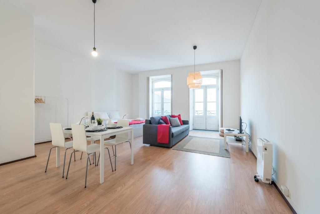 GuestReady - Clerigos-virtudes Central Apartments room 5