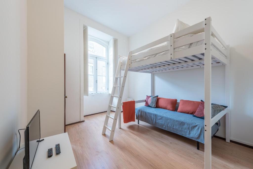 GuestReady - Clerigos-virtudes Central Apartments room 6